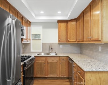 810 W Balboa Boulevard - Photo Thumbnail 8