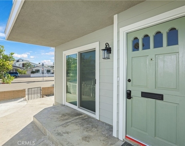 810 W Balboa Boulevard - Photo Thumbnail 1