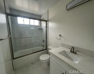 7812 Shaffer Circle - Photo Thumbnail 10