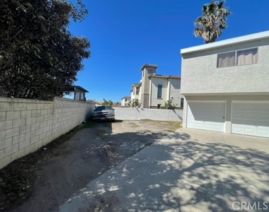 7812 Shaffer Circle - Photo Thumbnail 13