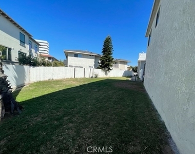 7812 Shaffer Circle - Photo Thumbnail 2