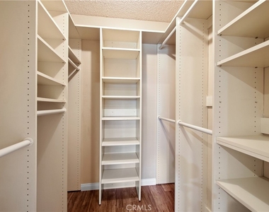 5799 Laguna Way - Photo Thumbnail 7