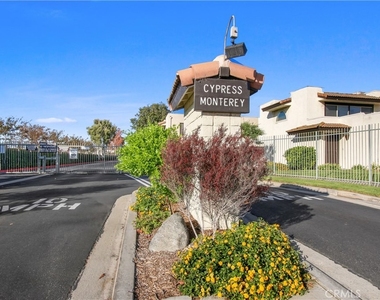 5799 Laguna Way - Photo Thumbnail 13