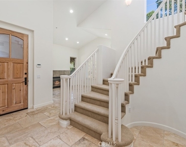 11 Sorrento Court - Photo Thumbnail 2