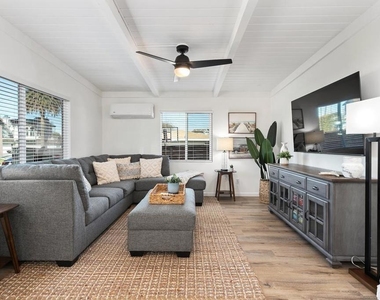 245 Hemlock Avenue - Photo Thumbnail 9