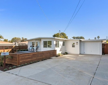 245 Hemlock Avenue - Photo Thumbnail 4