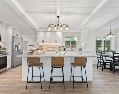 245 Hemlock Avenue - Photo Thumbnail 14