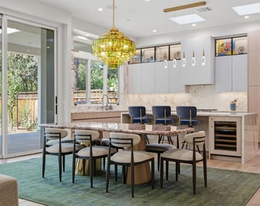 845 San Mateo Drive - Photo Thumbnail 9