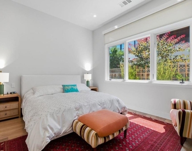 845 San Mateo Drive - Photo Thumbnail 19
