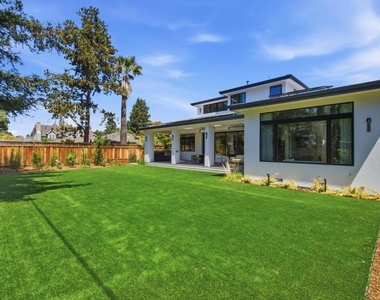 845 San Mateo Drive - Photo Thumbnail 5