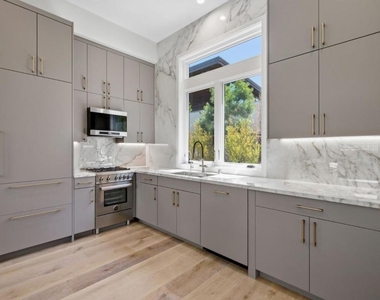 845 San Mateo Drive - Photo Thumbnail 23
