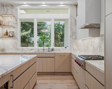845 San Mateo Drive - Photo Thumbnail 13