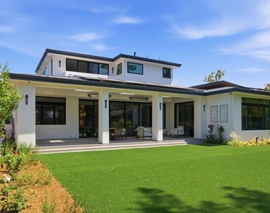 845 San Mateo Drive - Photo Thumbnail 28