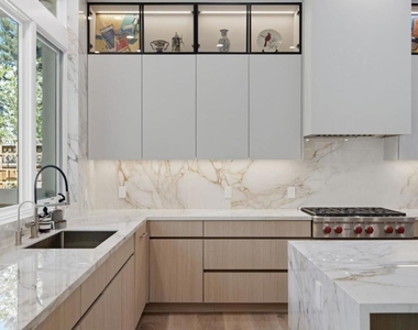 845 San Mateo Drive - Photo Thumbnail 14