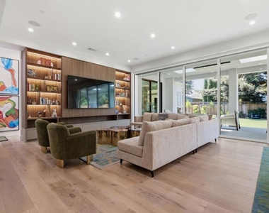 845 San Mateo Drive - Photo Thumbnail 6