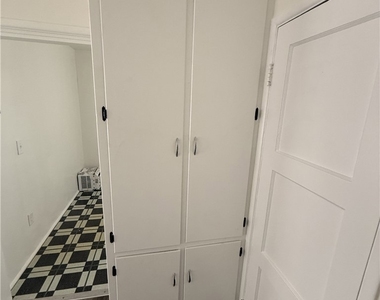 214 1/2 N 7th Street - Photo Thumbnail 8