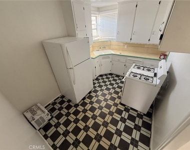 214 1/2 N 7th Street - Photo Thumbnail 10