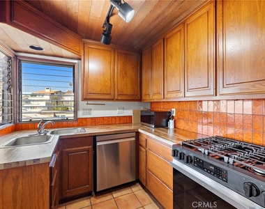 2880 Wards Terrace - Photo Thumbnail 10