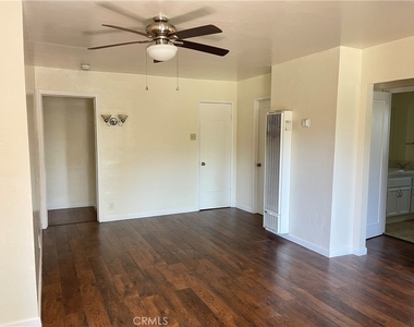 421 E F Street - Photo Thumbnail 2