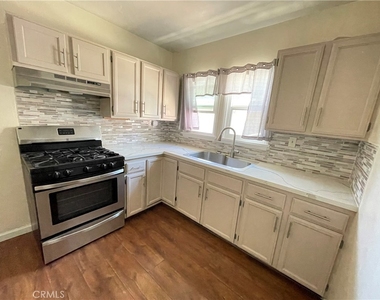 421 E F Street - Photo Thumbnail 4