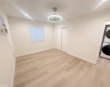 3335 Triangle Place - Photo Thumbnail 7