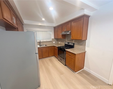 3335 Triangle Place - Photo Thumbnail 2