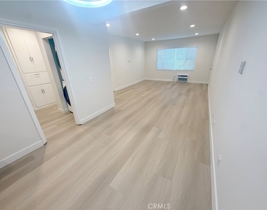 3335 Triangle Place - Photo Thumbnail 4