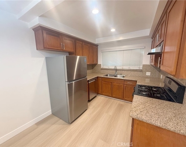 3335 Triangle Place - Photo Thumbnail 3