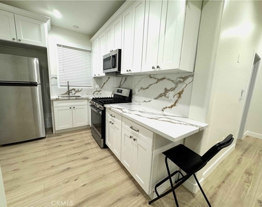 234 N Columbus Ave - Photo Thumbnail 1