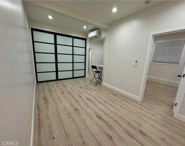 234 N Columbus Ave - Photo Thumbnail 2