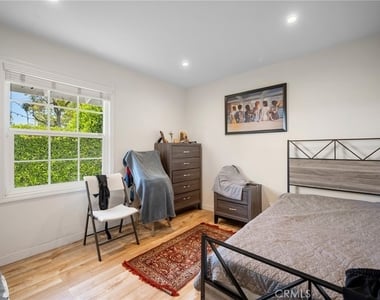 10502 Woodley Avenue - Photo Thumbnail 19
