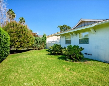 10502 Woodley Avenue - Photo Thumbnail 33