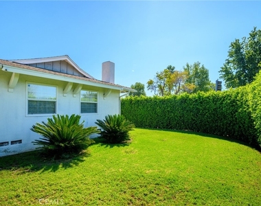 10502 Woodley Avenue - Photo Thumbnail 34