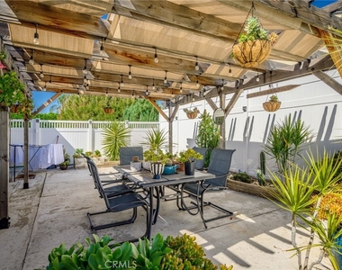 10502 Woodley Avenue - Photo Thumbnail 28