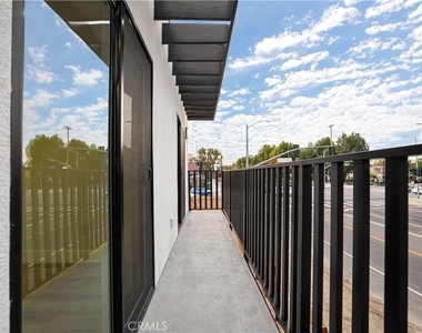 18060 Oxnard Street - Photo Thumbnail 25