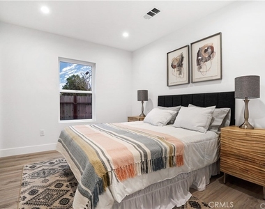 18060 Oxnard Street - Photo Thumbnail 15