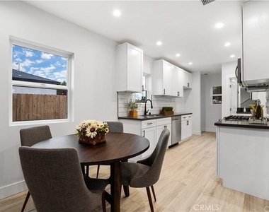18060 Oxnard Street - Photo Thumbnail 11