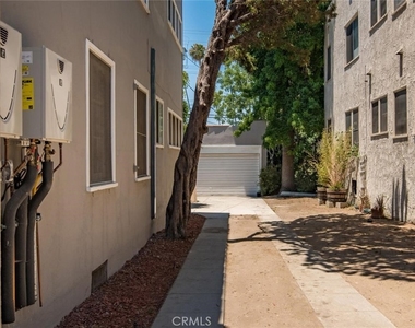 1151 N Maryland Avenue - Photo Thumbnail 21