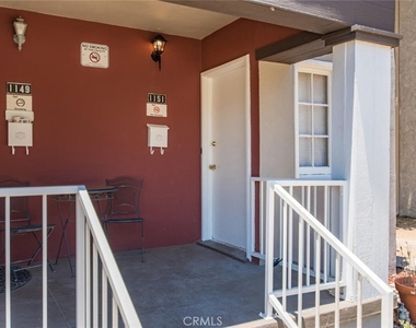 1151 N Maryland Avenue - Photo Thumbnail 2