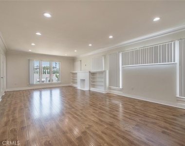 1151 N Maryland Avenue - Photo Thumbnail 8