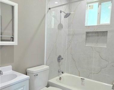 1247 1/2 E 20th - Photo Thumbnail 26