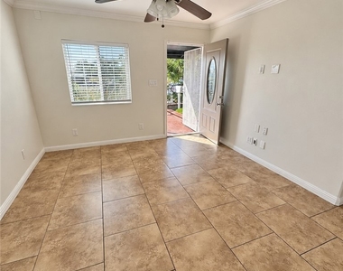 2119 W Coloumbia Street - Photo Thumbnail 1