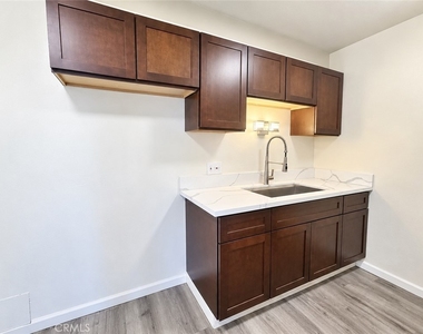 141 S Avenue 22 - Photo Thumbnail 3