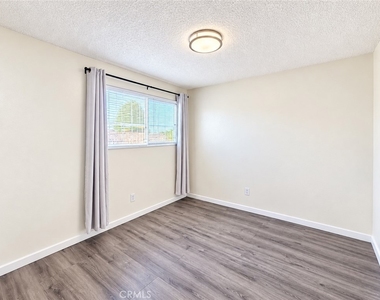 141 S Avenue 22 - Photo Thumbnail 5
