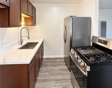 141 S Avenue 22 - Photo Thumbnail 2