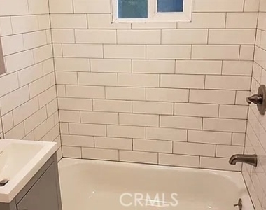 543 Cerritos Avenue - Photo Thumbnail 7