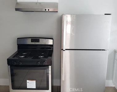 543 Cerritos Avenue - Photo Thumbnail 6