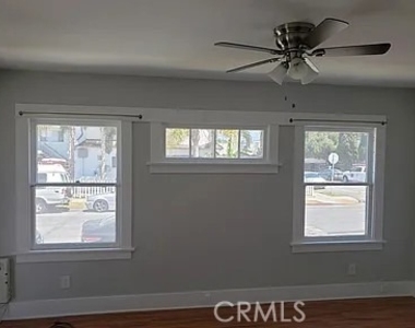 543 Cerritos Avenue - Photo Thumbnail 2