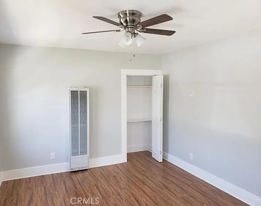 543 Cerritos Avenue - Photo Thumbnail 3