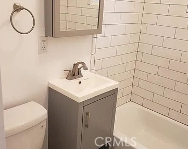 543 Cerritos Avenue - Photo Thumbnail 8